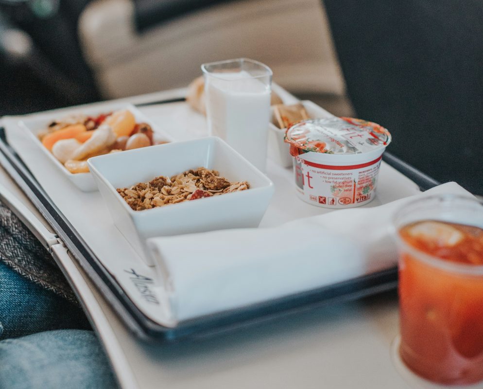 色鮮やかな機内食